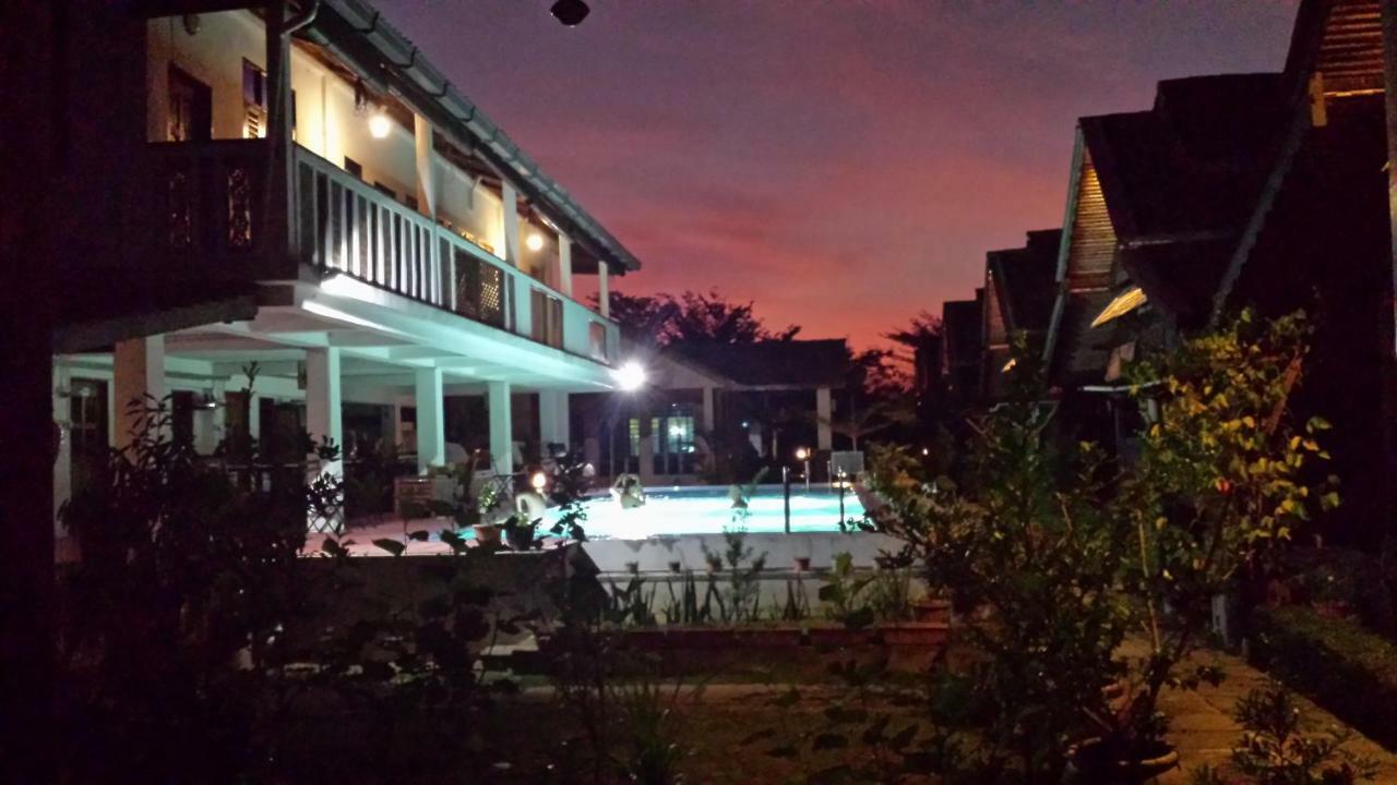 tanabendang banglos Pantai Cenang  Bagian luar foto